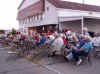 crowd.jpg (87062 bytes)